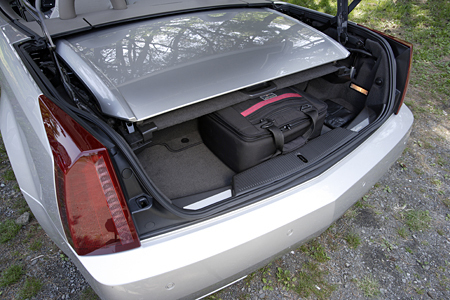 キャデラックXLR（FR/5AT）【試乗記】 見せびらかし、見られる快感