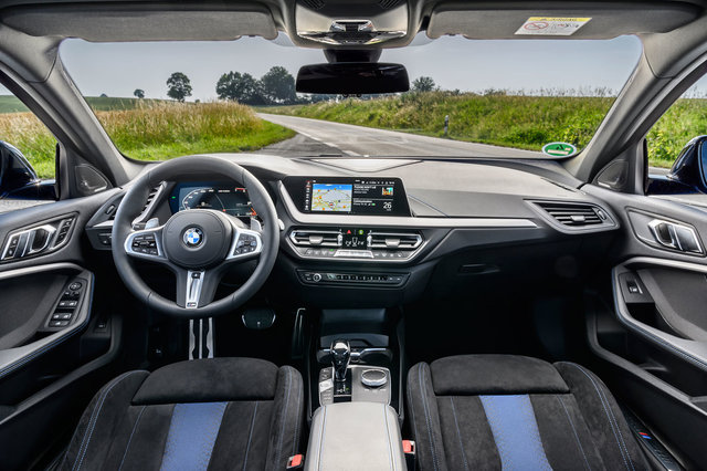 BMW 118d（FF/8AT）／M135i xDrive（4WD/8AT）【海外試乗記】 さよなら 