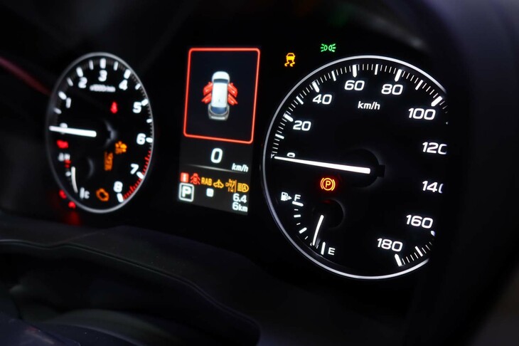 スバル・インプレッサ プロトタイプ STIパーツ装着車（メーターパネル）