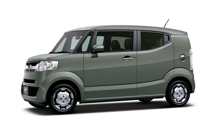 「ホンダN-BOXスラッシュX・ターボパッケージ」。ボディーカラーはアッシュグリーン・メタリック&ブラック。