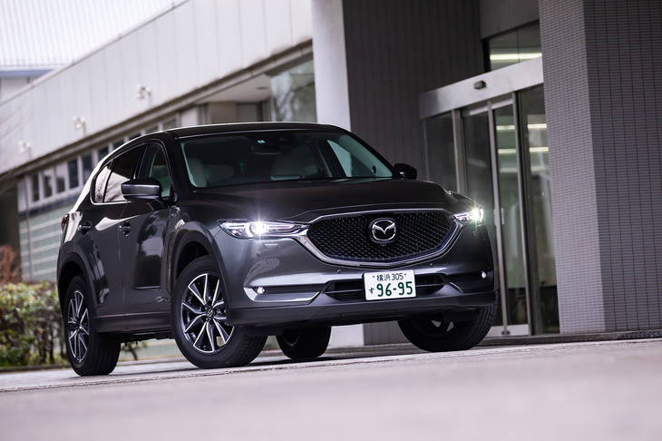 2代目「マツダCX-5」は2017年2月にデビュー。最新モデルは2019年12月12日に発表、2020年1月17日に発売された改良版。