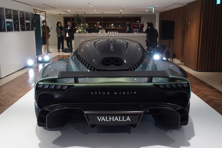 アストンマーティン・ヴァルハラ（リアビュー）