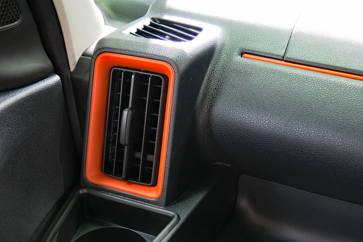 ダイハツ・タント ファンクロス（エアコン吹き出し口）