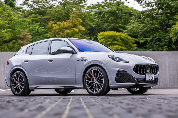 マセラティ・グレカーレ トロフェオ