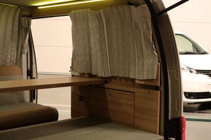 日産NV200バネットMYROOM（車内側面のカーテン）