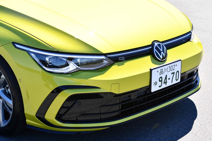 低く構えたヘッドランプとグリルが印象的なフロントマスク。空気抵抗係数のCd値は0.275と公表されている。