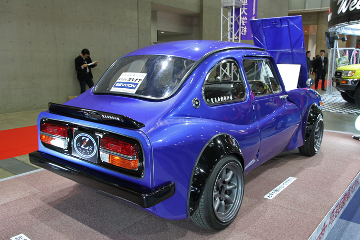 「でんどう虫Ｚ」のリアビュー。