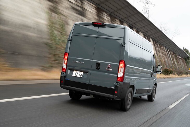 9段ATとディーゼルエンジンのマッチングにより、意外に燃費性能にも優れている。320km余りを走った今回の満タン法燃費は9.9km/リッターだった。