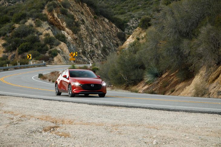 2019年1月に米ロサンゼルスで行われた、新型「マツダ3」の試乗会の様子。