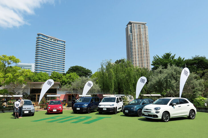 日本におけるフィアットのラインナップ。写真向かって左から「フィアット・パンダ」「500」「ドブロ マキシ」「ドブロ」「500e」「500X」。