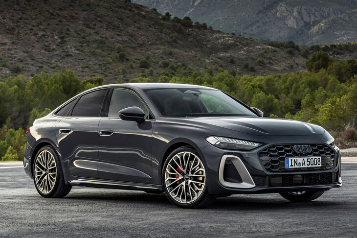 渕野「やっぱり、このフロントマスクがなぁ……」　
	ほった「てか、この角度から見てもリアフェンダーの主張はスゴいですね」