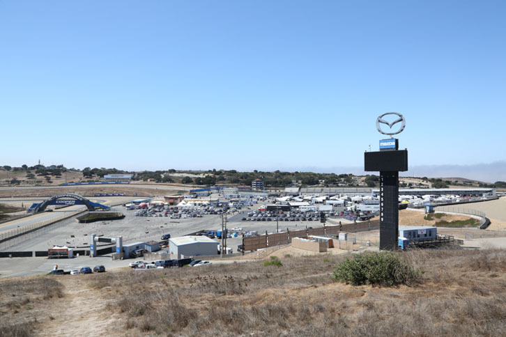 マツダレースウェイ・ラグナセカの様子。