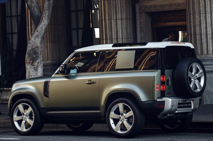 ランドローバー全モデルの精神的起源ともいえる「ディフェンダー」の世代交代。そのニューモデルとヒストリーを特集しました。（photo：ジャガー・ランドローバー）