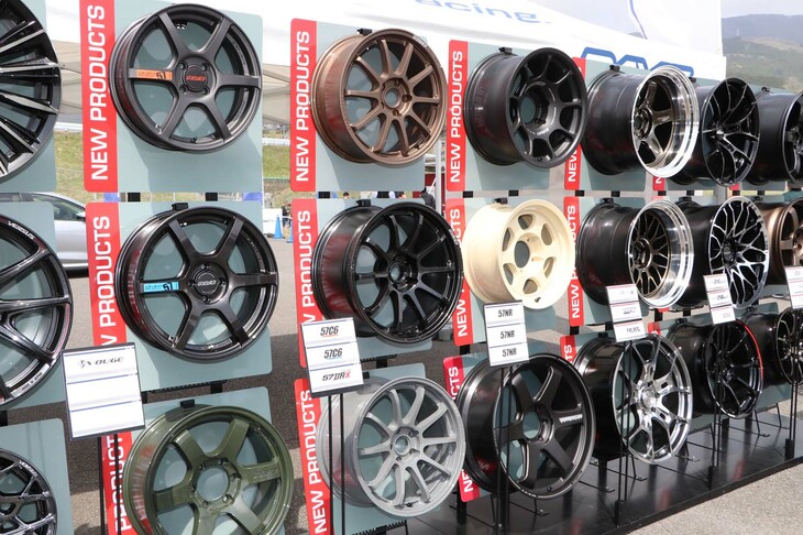 会場には93本ものレイズホイールが展示された。