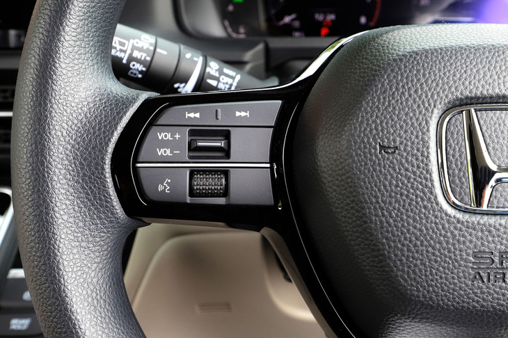 ホンダ・ステップワゴン エアー（ステアリングスイッチ）