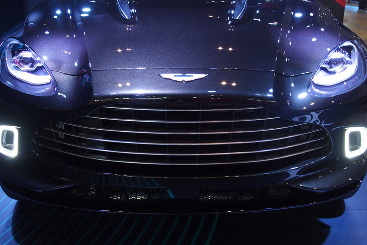 アストンマーティンDBX