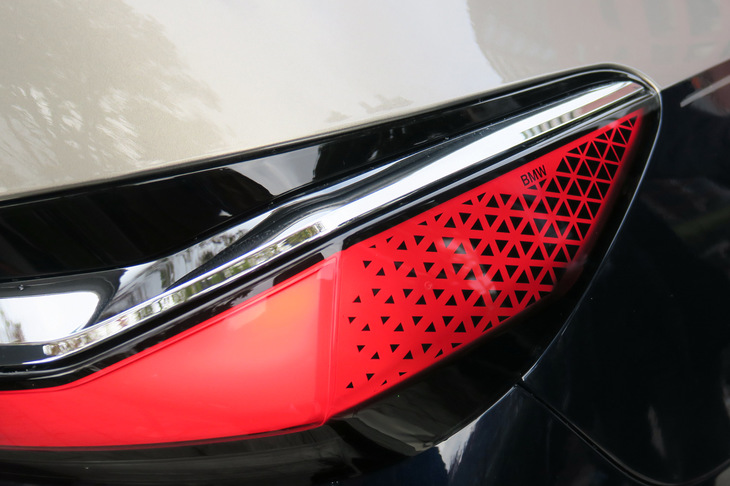 BMW i7 xDrive60eエクセレンス（テールランプ）