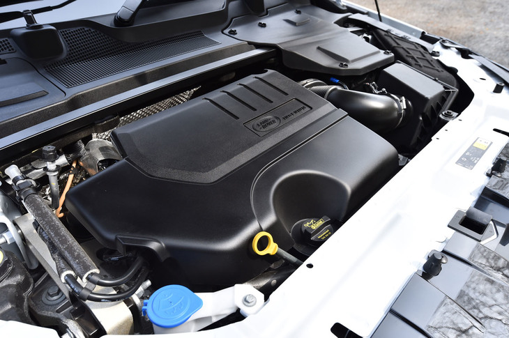 今回試乗したのは、2リッター直4ガソリンターボ「インジニウム」エンジン搭載車。最高出力240ps、最大トルク340Nmを発生する。