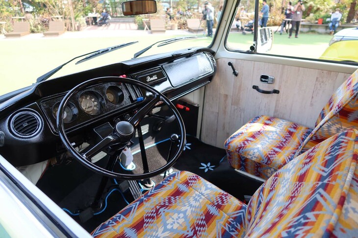 フォルクスワーゲン・タイプ2＜第2世代モデル＞（コックピット周辺部）