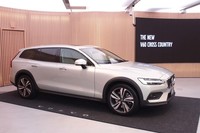新型「ボルボV60クロスカントリー」発売