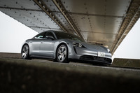 ポルシェ・タイカン