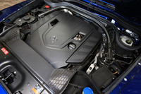 「G550」に搭載される、最高出力422ps、最大トルク610Nmの4リッターV8ツインターボエンジン。トランスミッションには9段ATが採用される。
