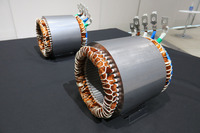 現行型「リーフ」および「ノートe-POWER」に使われるモーターのステーター。日産の電動車では、ご覧のとおり巻線式のモーターが主流だ。