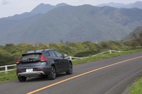 ワインディングロードを上り、日光市の霧降高原を目指す。