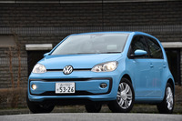 ボディーカラーは試乗車の「ティールブルー」のほか、「ハニーイエローメタリック」と「タングステンシルバーメタリック」が新色として設定された。既存の色と合わせて、全部で7色から選択できる。