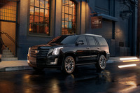 全身を黒でコーディネートした「キャデラック・エスカレード」発売の画像