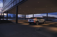 GMがキャデラック初の電気自動車「リリック」を発表　480kmを走行可能なSUVタイプのEVの画像