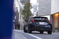 「GRヤリス」は「GR Factory」と呼ばれる特別な生産ラインでつくられる。組み付けには「匠（たくみ）」と呼ばれるトヨタの熟練工があたる。