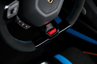 ドライビングモード「ANIMA」は「ウラカンSTO」専用に新開発された。「STO」「Trofeo」「Pioggia」の3つの走行モードから選択できるようになっている。