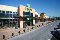 高速道路無料化の延期について利用者が怒りを感じないのは、通行料が設備の管理などに必要となることを理解しているからだ。またNEXCO各社もサービスエリアの充実を進めるなど、利益を利用者に還元する施策をとっている。