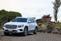 最低地上高は202mmを確保。写真のようなガレ場に近いところでも不安なく走れる。