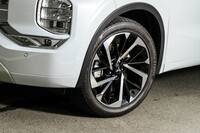 三菱アウトランダーP（前編）の画像