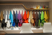 「アドペルソナム」専用スタジオでは、内外装の素材やカラーを直接手に取って確かめることができる。