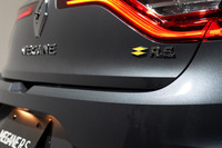 1.8リッターターボエンジンは最高出力300PSの大台に　「ルノー・メガーヌR.S.トロフィー」発売の画像