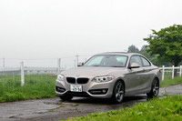 BMW 220iクーペ スポーツ
    