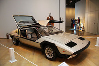 クラスDの「1971年ミケロッティ・マトラ・レーザー」。1950〜60年代にかけて、日本車を含む多くの生産車のスタイリングを手がけたミケロッティが、71年のジュネーブショーに出展したワンオフのデザインスタディ。中身はフランス製ミドシップスポーツのマトラM530。
