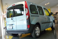 「ルノー・カングー」に黄、緑、青の特別仕様車の画像