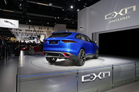 ジャガーが初のSUV「C-X17」を披露【フランクフルトショー2013】の画像