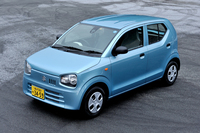 スズキ・アルトF
    ボディーサイズ：全長×全幅×全高＝3395×1475×1475mm／ホイールベース：2460mm／車重：620kg／駆動方式：FF／エンジン：0.66リッター直3 DOHC 12バルブ／トランスミッション：5段AT／最高出力：52ps/6500rpm／最大トルク：6.4kgm/4000rpm／タイヤ：（前）145/80R13 75S （後）145/80R13 75S／価格：84万7800円