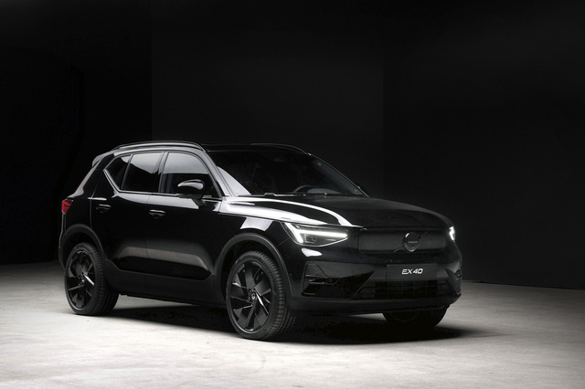 ボルボが電気自動車「XC40リチャージ」の名称を「EX40」に変更 導入