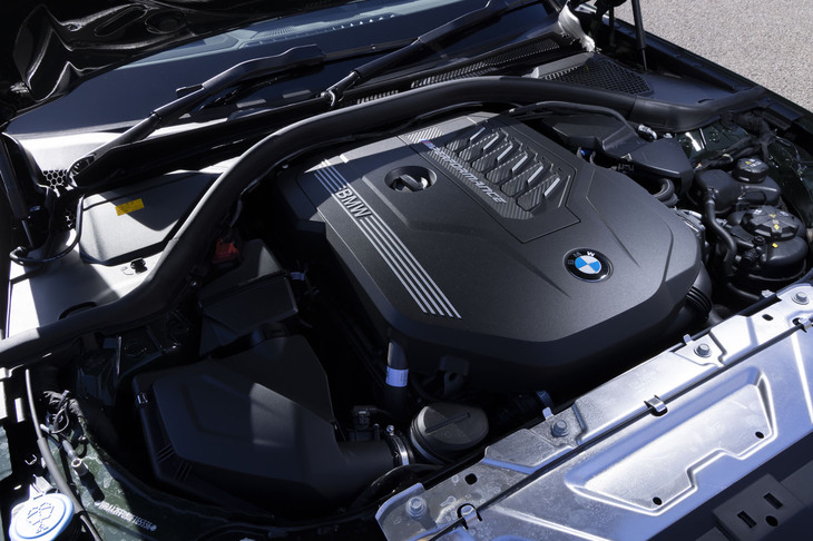 フロントに積まれる3リッター直6ターボのB58B型エンジンは最高出力387PSと最大トルク500N・mを発生する。