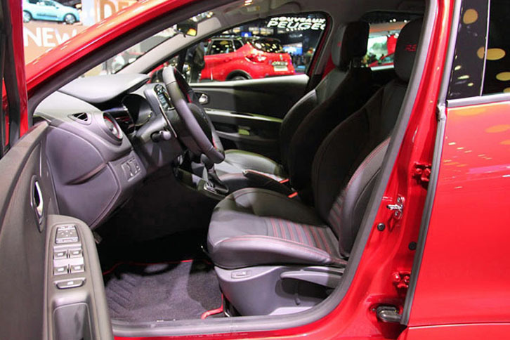 ルノー・クリオR.S.（インテリア）