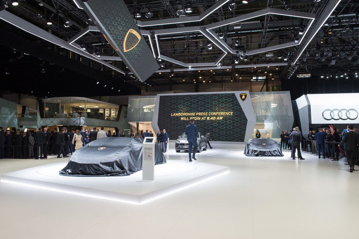 ランボルギーニのブースの様子。