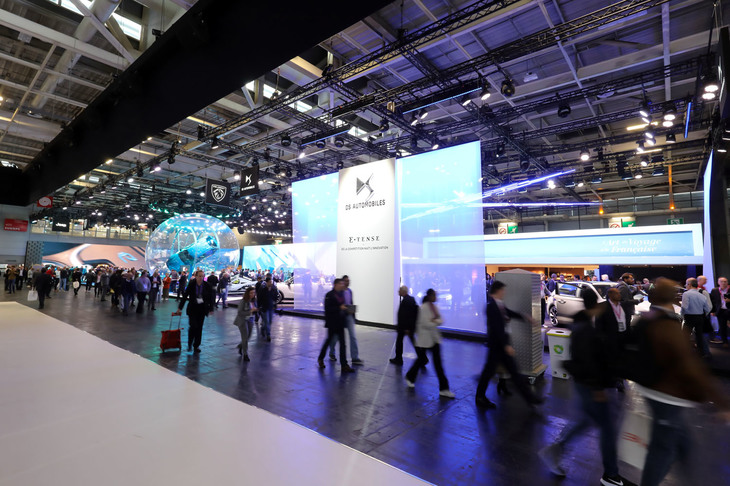 ステランティスからはプジョーとDSオートモビルがブースを出展。……シトロエンどうしたの？