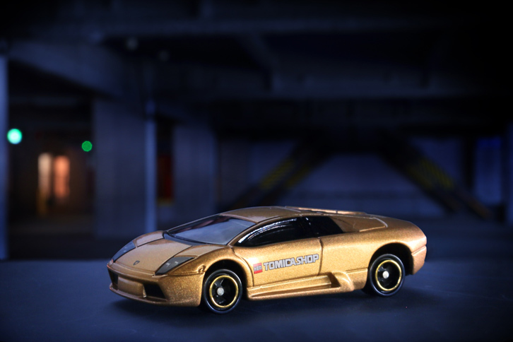 トランスミッションは当初6段MTのみの設定だったが、後に「e-gear」と呼ばれる6段シングルクラッチ式ATが追加された。