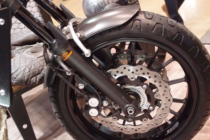 ヤマハXSR700 ABS “FASTER SONS”コンセプト（フロントまわり）